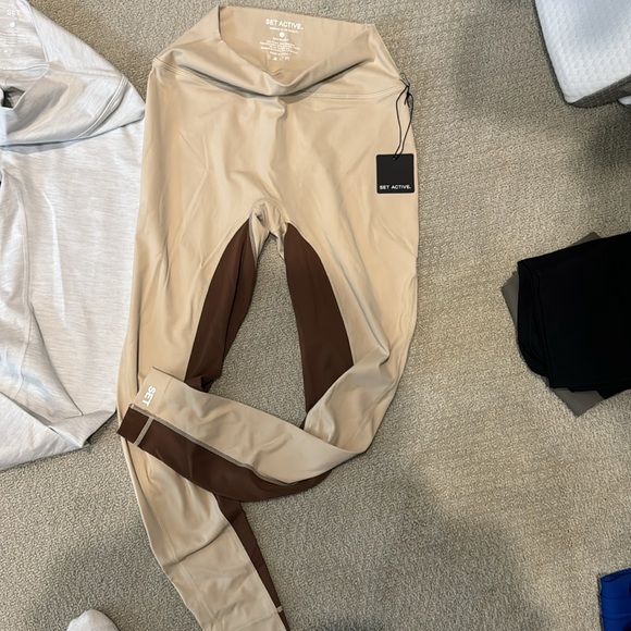 Bundle of 2 SET Active leggings size medium - NWT - Picture 5 of 9